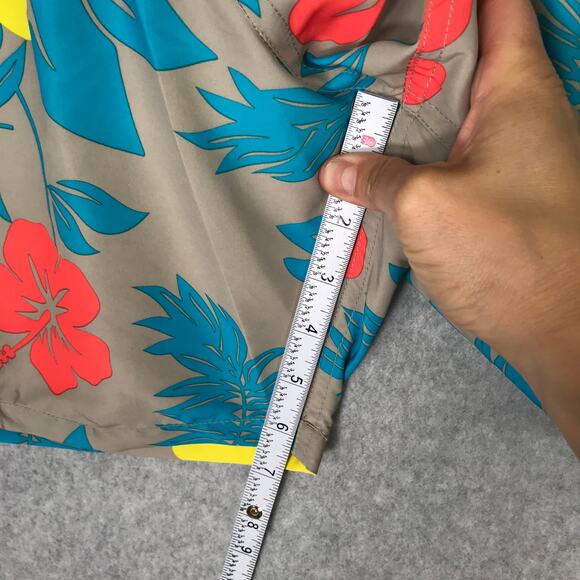 Calvin Klein Swim Shorts XL Pockets Trunks Board Lined UPF Quick Dry Wicking - Picture 8 of 15